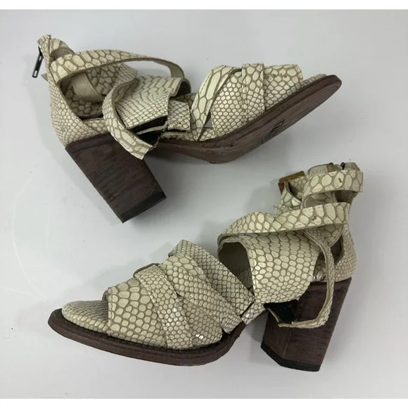Freebird by Steven Rare Claw Python Snake Heel Sandals Strappy Cream Size 7 EUC - Picture 11 of 16